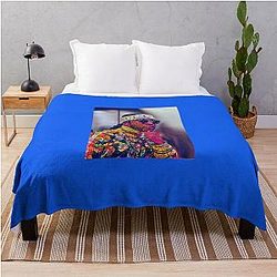 Abstract 2 Chainz Essential Throw Blanket