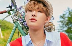 Mingi Shop Spotlight: The Rising Singer Who’s Redefining Pop