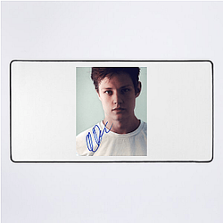 Aaron Doh Signature Drop Aaron Doh Muiskussens