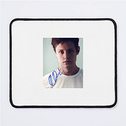 Aaron Doh Signature Drop Aaron Doh Muiskussens