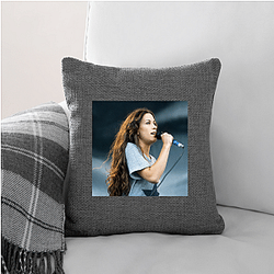 Emotional Powerhouse Alanis Morissette Pillows Cover