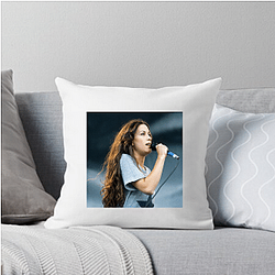 Emotional Powerhouse Alanis Morissette Pillows Cover