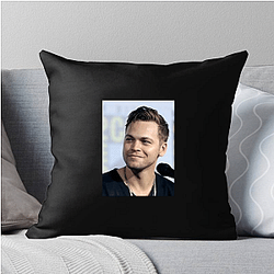Leading Man Alexander Calvert Pillows Cover