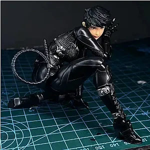 Kaiyodo Catwoman Revoltech Amazing Yamaguchi Anime Figure