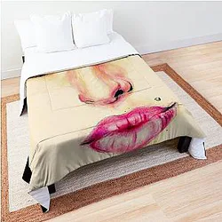 amy winehouse vintage design Comforter