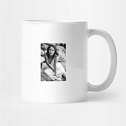 Amy Acker is famous for her role as Root Amy Acker Mugs