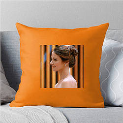 Amy Acker has appeared in many sci-fi shows Amy Acker Pillows Cover