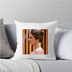 Amy Acker has appeared in many sci-fi shows Amy Acker Pillows Cover