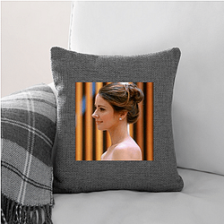Amy Acker has appeared in many sci-fi shows Amy Acker Pillows Cover