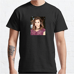 Ana de Armas is known for her beauty and versatility Ana De Armas T-Shirts