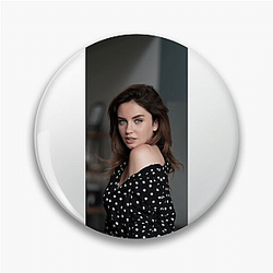 Ana de Armas appeared in the James Bond movie Ana De Armas Pins