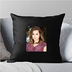 Ana de Armas is known for her beauty and versatility Ana De Armas Pillows Cover