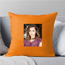 Ana de Armas is known for her beauty and versatility Ana De Armas Pillows Cover