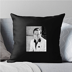 Andy Williams had a career that spanned decades Andy Williams Pillows Cover