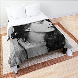 Anne Hathaway Comforter