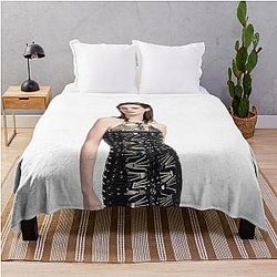 Wallpaper Anne Hathaway Throw Blanket