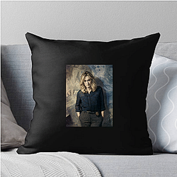 Emotional Range Ashley Johnson Pillows Cover