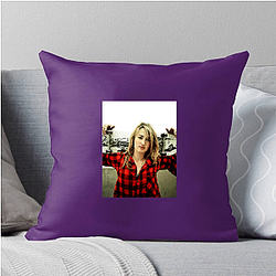 Indie Screen Queen Ashley Johnson Pillows Cover