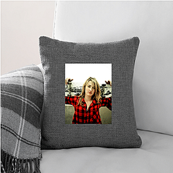 Indie Screen Queen Ashley Johnson Pillows Cover