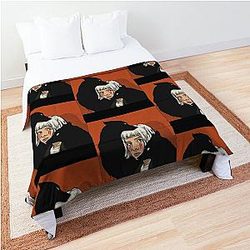 Aurora Aksnes.     Comforter