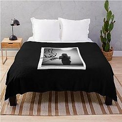 Avril Lavigne Classic music T-Shirt Throw Blanket