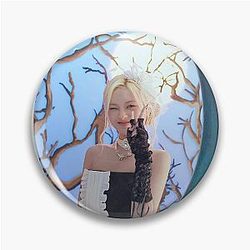 Chiquita Babymonster Pin