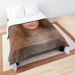 Bella Thorne Comforter