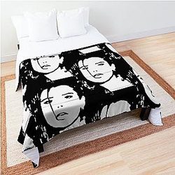 Bella Thorne Comforter