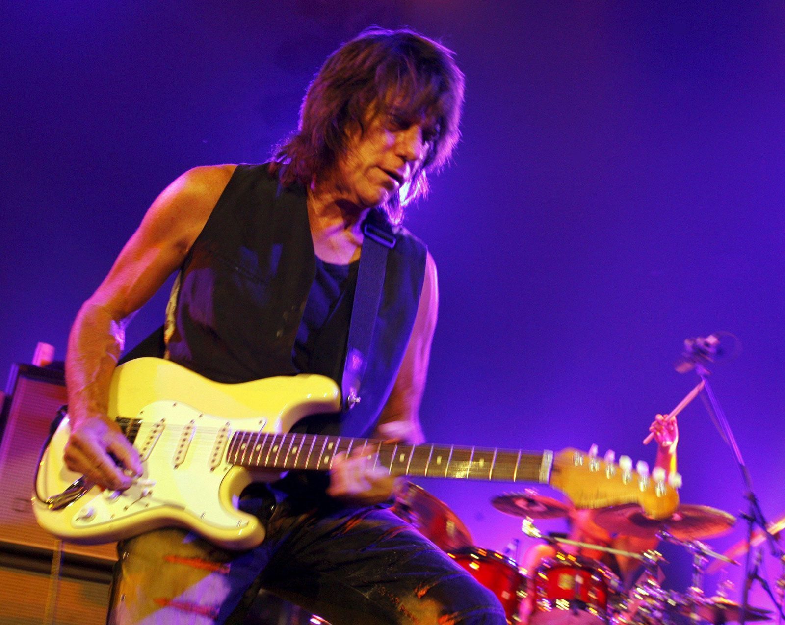 The Signature Techniques That Redefined Rock Guitar Jeff Beck