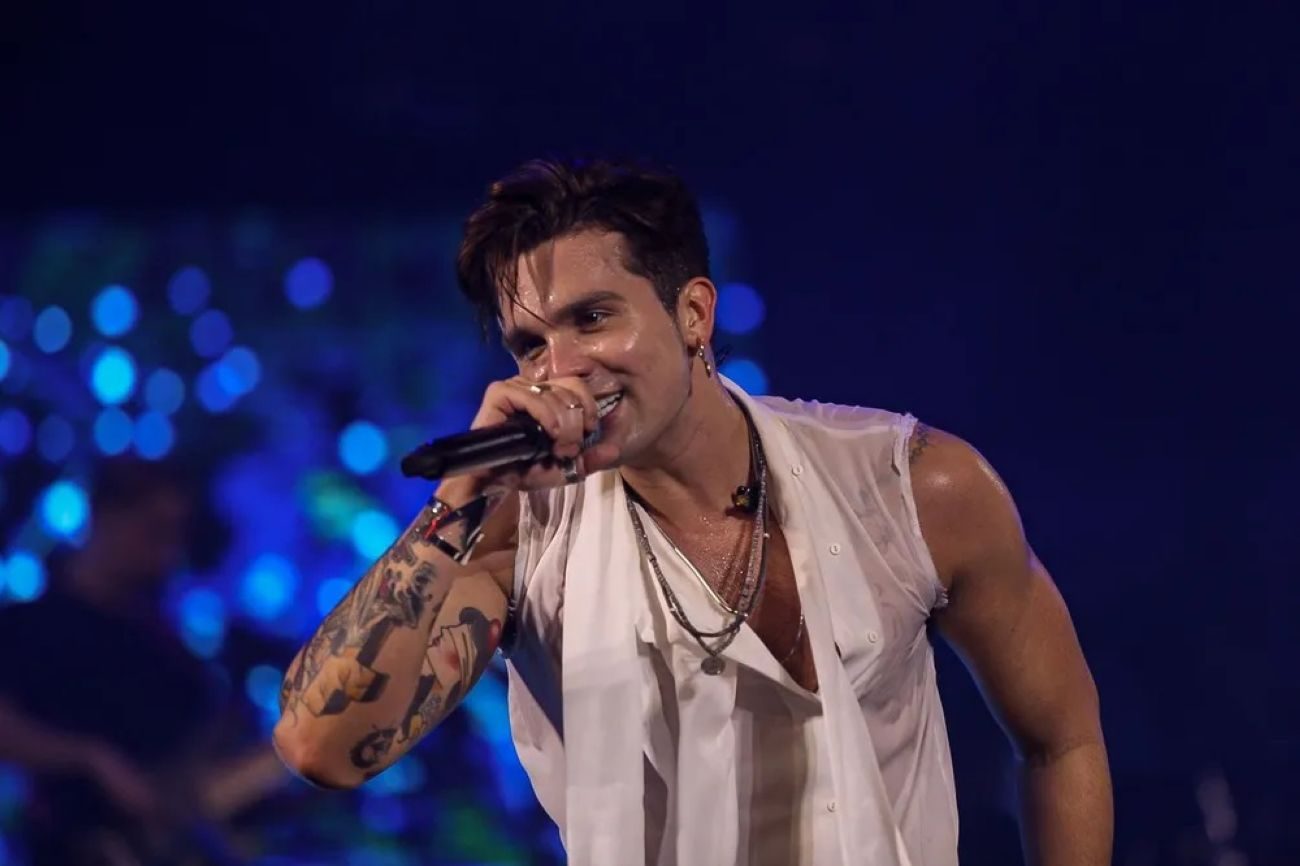 Discover Exclusive Luan Santana Merchandise at His Official Store!