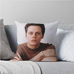 Bill Skarsgård / Throw Pillow