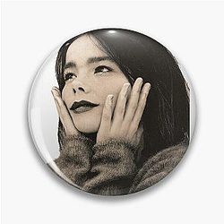 Björk debut Pin