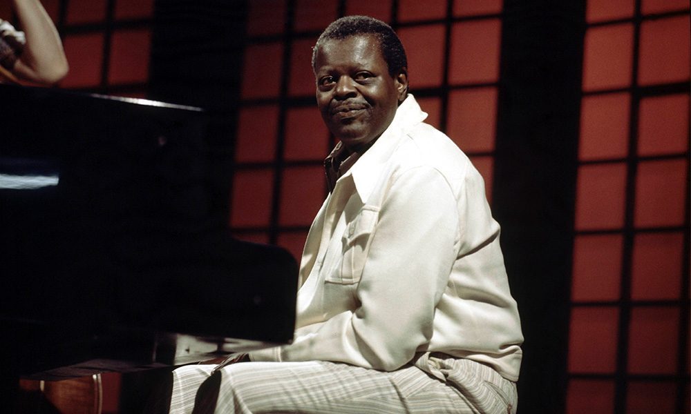 The Magic of Oscar Petersons Piano Mastery