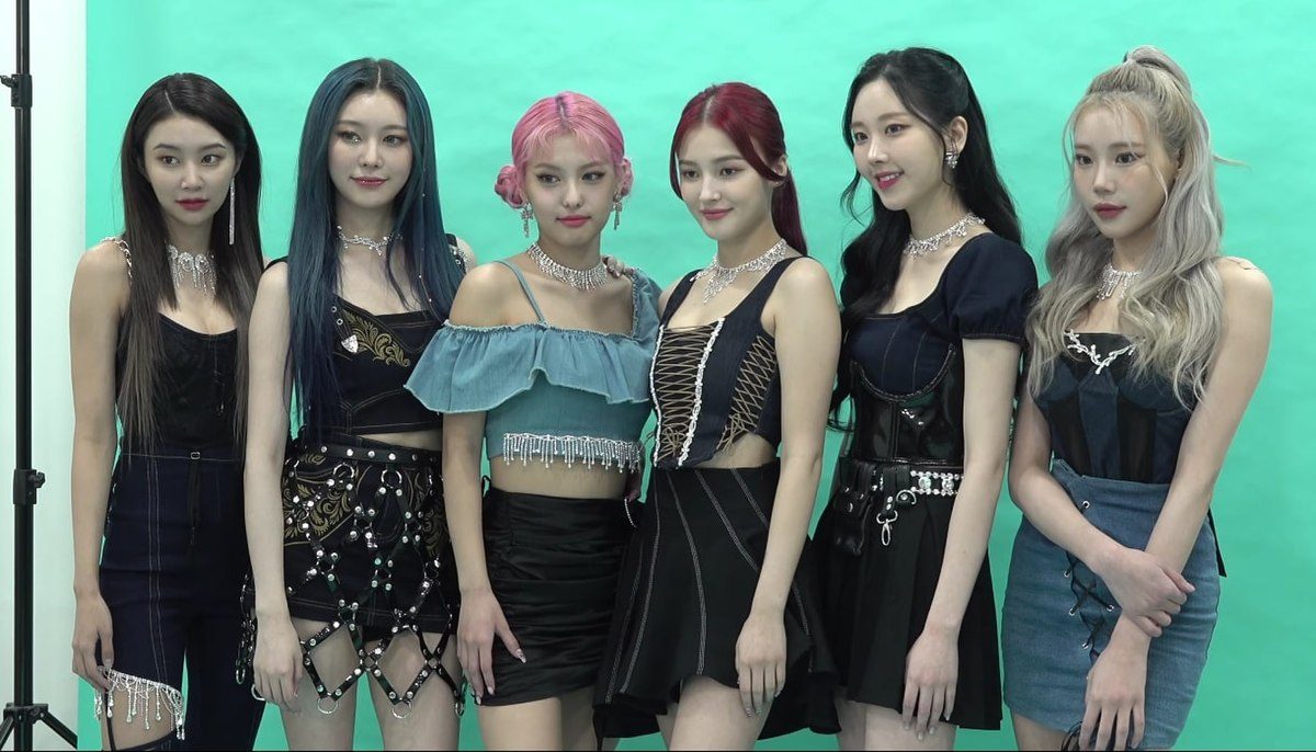 Momoland Official Store: K‑Pop Band Merch Every Fan Craves
