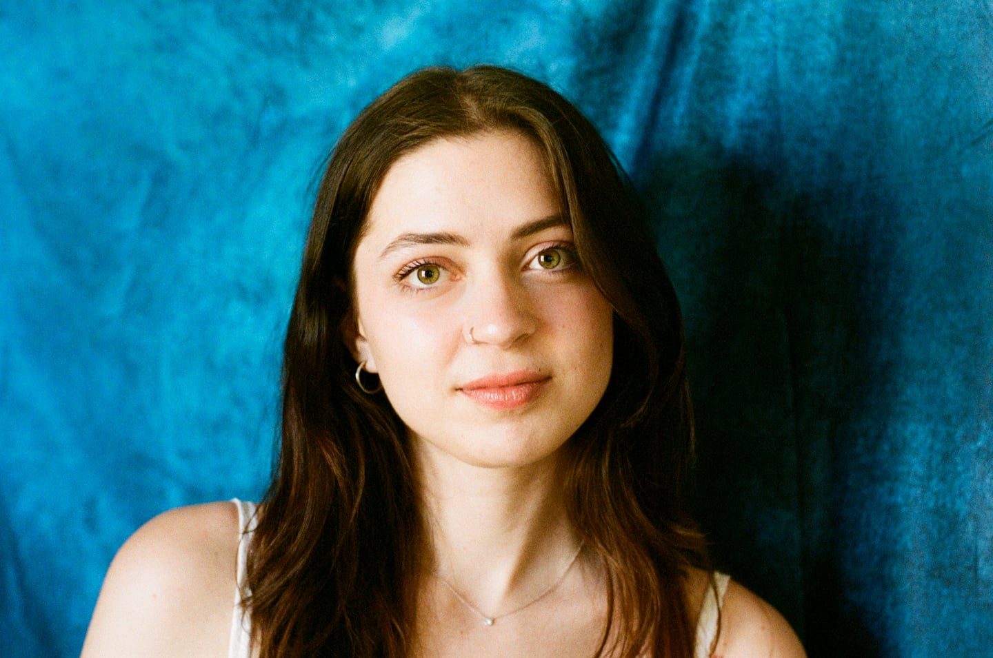 The Poetic Vulnerability of Lizzy McAlpines Music What Makes It So Relatable?