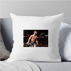 Main Event Presence Calvin Kattar Pillows Cover
