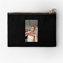 Camilla Araújo Brilho nos Olhos Look Camilla Araújo Zipper Pouches