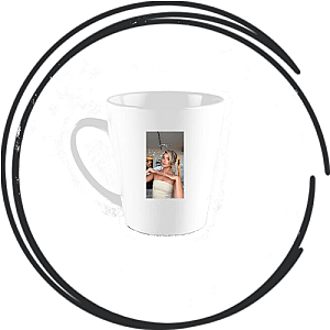 Camilla Araújo Mugs