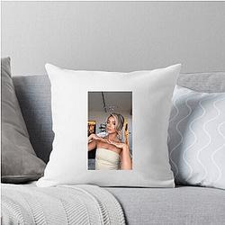 Camilla Araújo Brilho nos Olhos Look Camilla Araújo Pillows Cover