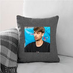 Chandler Hallow – Challenge Accepted Chandler Hallow Pillows Cover