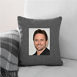 Screen Presence Charles Esten Pillows Cover