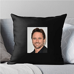 Screen Presence Charles Esten Pillows Cover
