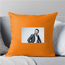 Versatile Performer Charles Esten Pillows Cover