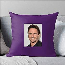 Screen Presence Charles Esten Pillows Cover