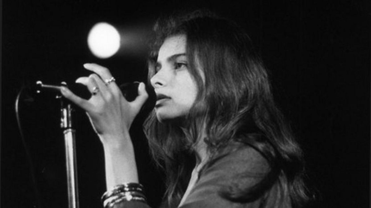 The Timeless Appeal of Mazzy Stars Melancholic Aesthetic