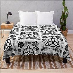 Charmed Triquetra. Pagan, Wicca, Witches Throw Blanket