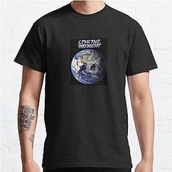 LIVE THE MOMENT LOOK EARTH  Classic T-Shirt