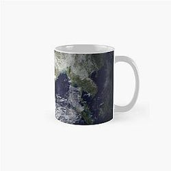 LIVE THE MOMENT LOOK EARTH  Classic Mug