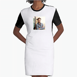 Chris Pine also starred in the film Wonder Woman Chris Pine Dresses