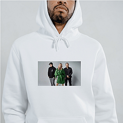 CHVRCHES 2025 PRESS SHOT CHVRCHES Hoodies